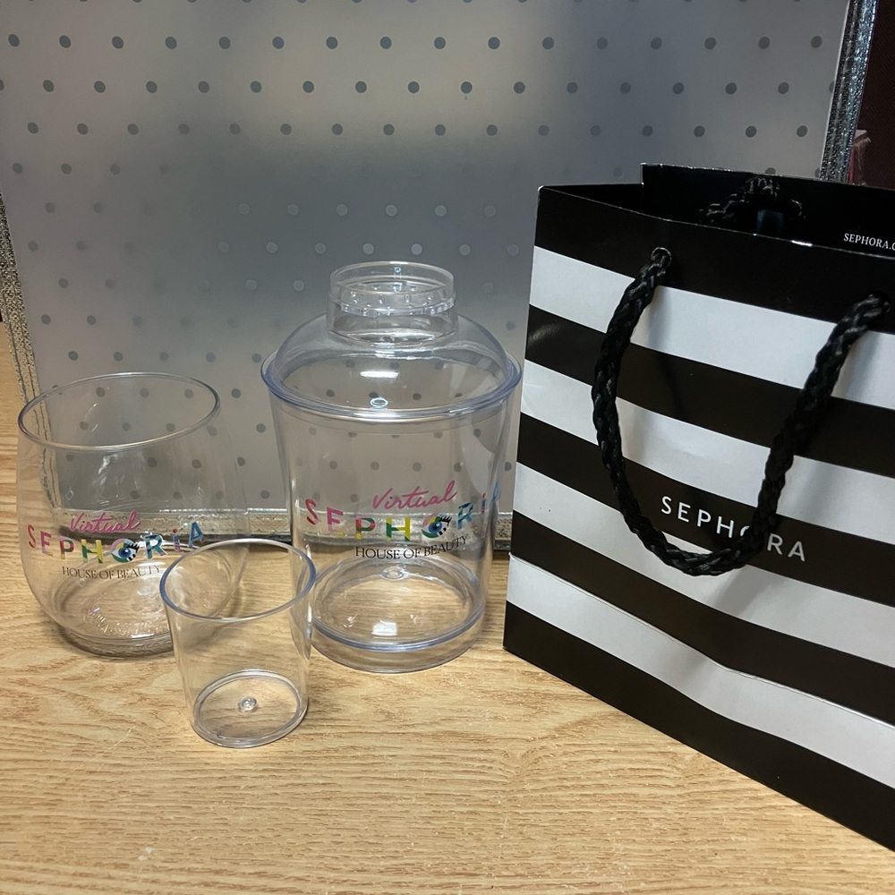 Shaker,  lid, cup.  Labelled Sephora.